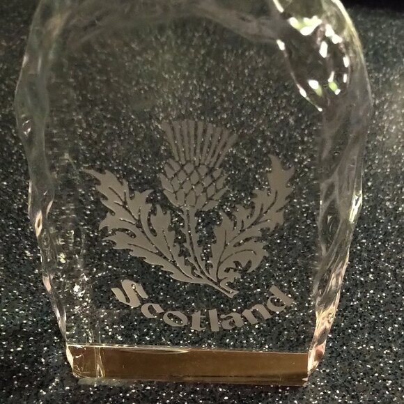 Burns Crystal New Boxed fancy thistle SCOTLAND standing stone rock sides Gift - Picture 4 of 8